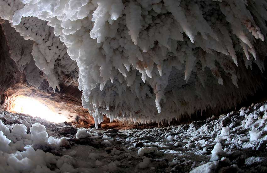 غار نمکی خرسین در بندرعباس