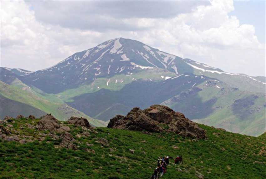 کوه چهل چشمه در کردستان